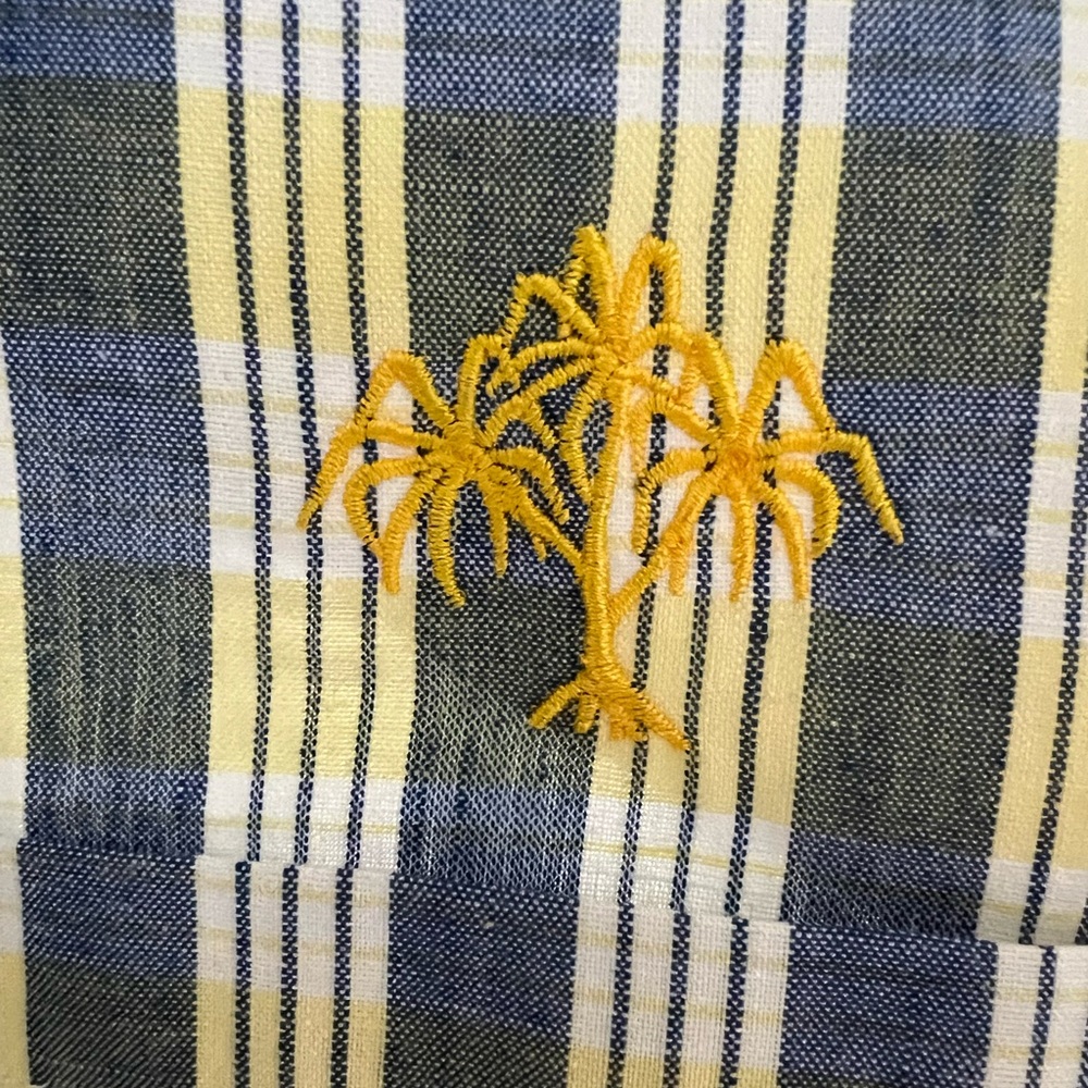 Punahou hala logo button collared shirt.